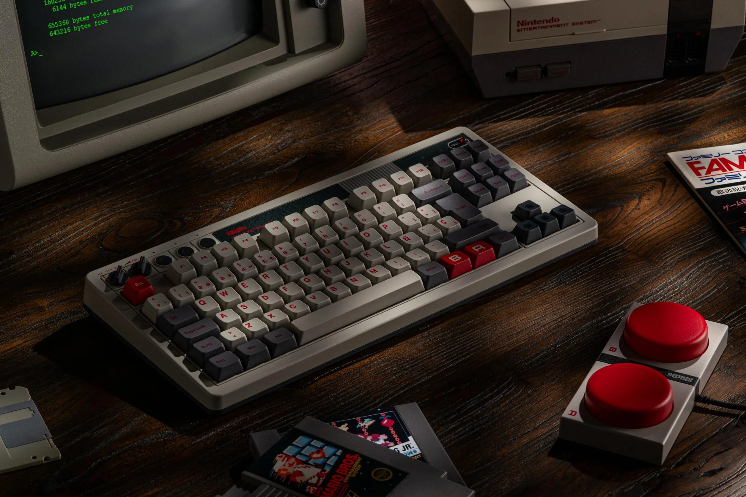 8Bitdo Tastiera meccanica retrò, tastiera da gioco sostituibile a caldo Bluetooth/2.4G / USB-C, 87 tasti, doppi pulsanti super programmabili per Windows e Android - QWERTY Spagnolo ISO Dü