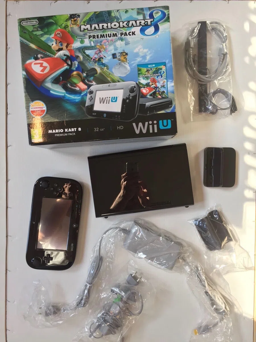 Nintendo Wii U + Mario Kart 8 Premium Pack con SW Pre-Installato [Bundle]
