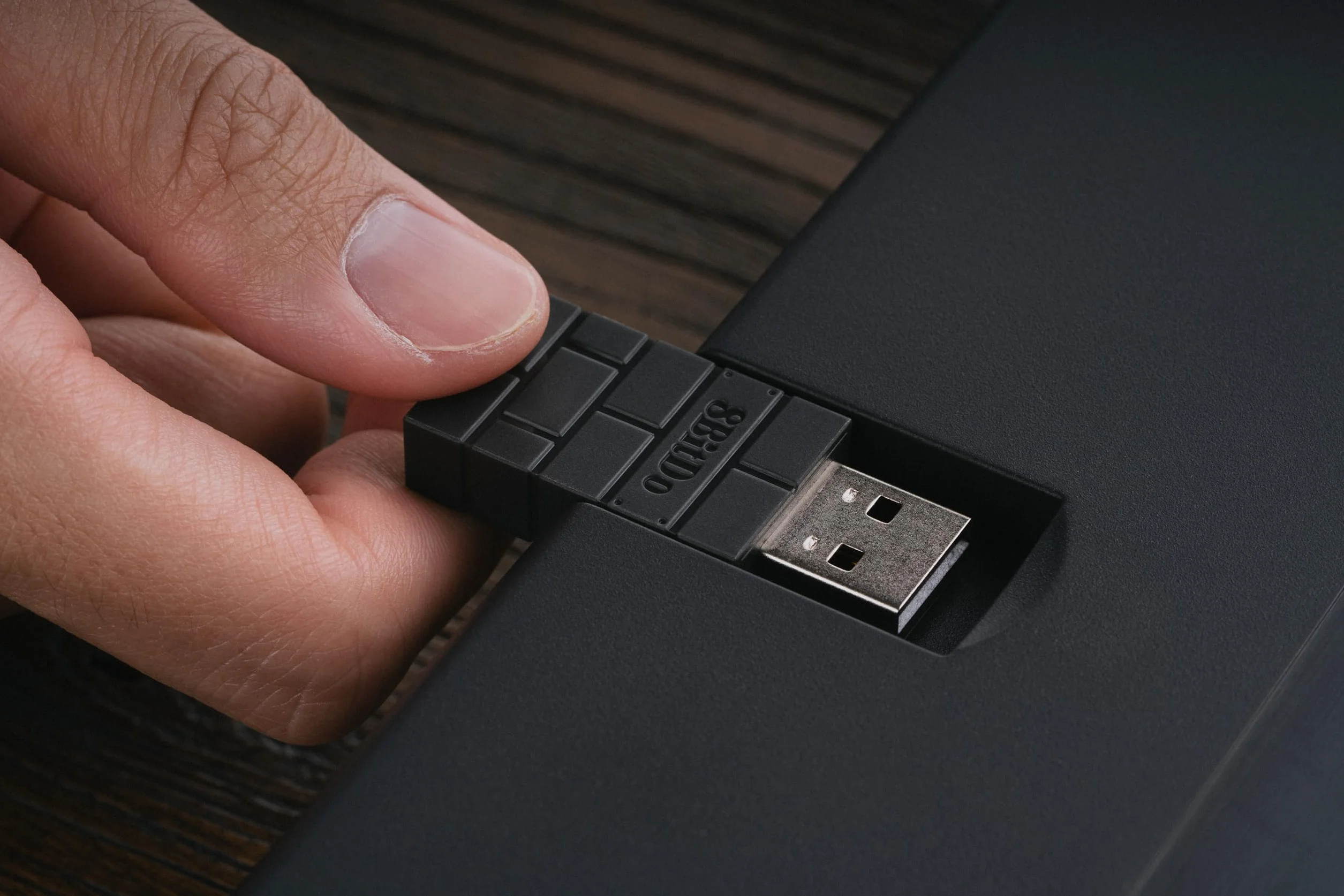 8Bitdo Tastiera meccanica retrò, tastiera da gioco sostituibile a caldo Bluetooth/2.4G / USB-C, 87 tasti, doppi pulsanti super programmabili per Windows e Android - QWERTY Spagnolo ISO Dü