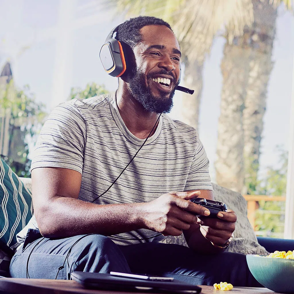 Logitech G231 Cuffie da Gioco con Microfono Prodigy Stereo per PC, Xbox One, PS4, Nero/Arancione