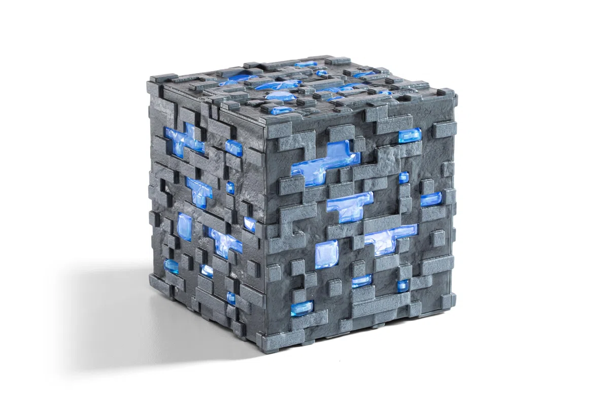 Noble Collection Minecraft Minerale di diamante luminoso Replica da collezionare