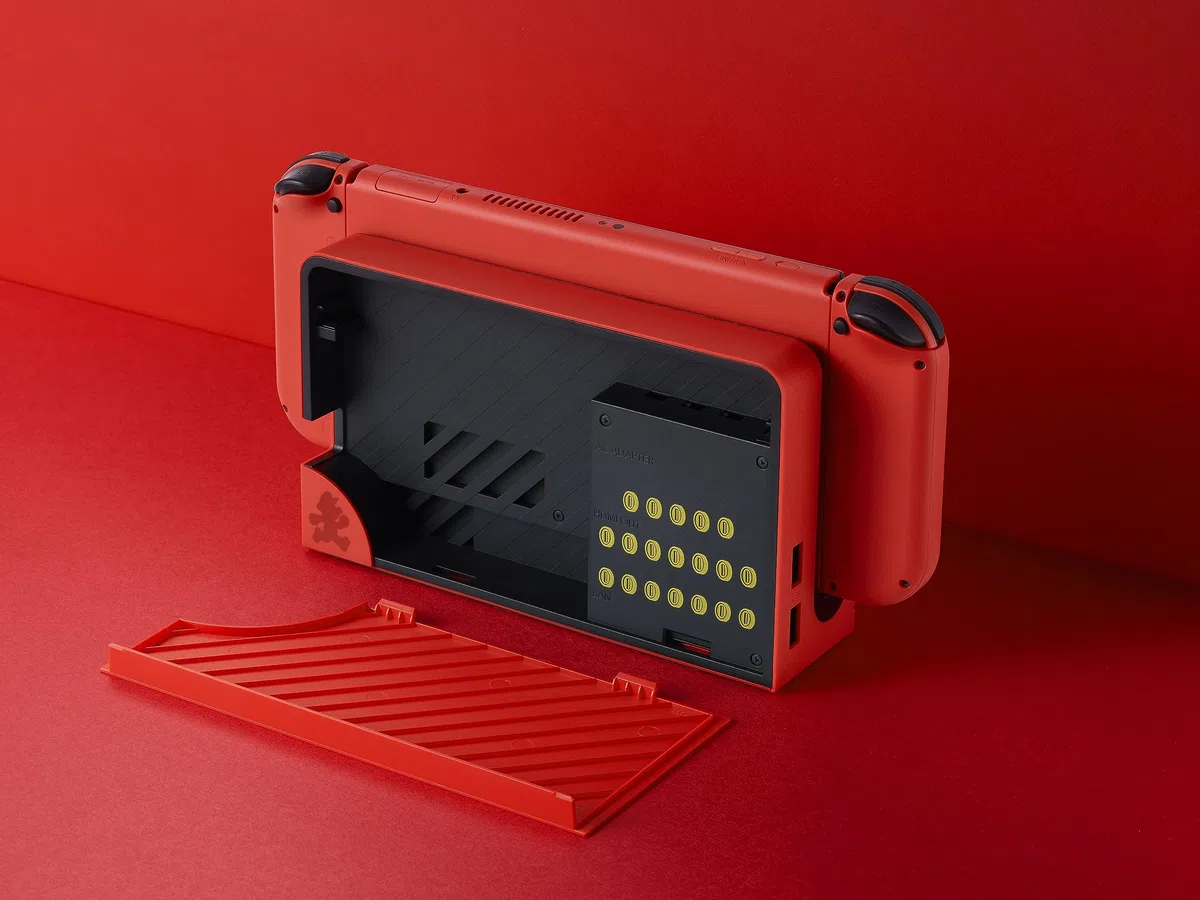 Nintendo Switch OLED edizione Speciale Mario (rossa)