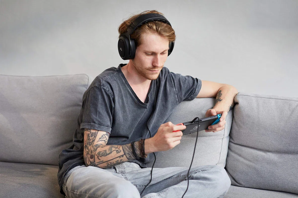 Corsair HS60 Pro Surround Cuffie Gaming con Microfono, Audio 7.1, Memory Foam, Rumore, Nero