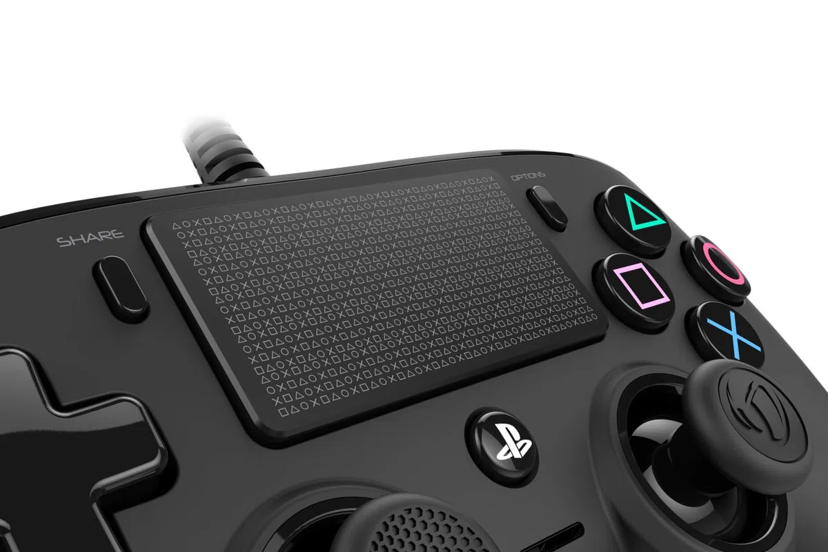 NACON Controller cablato per PlayStation 4 e PC, nero