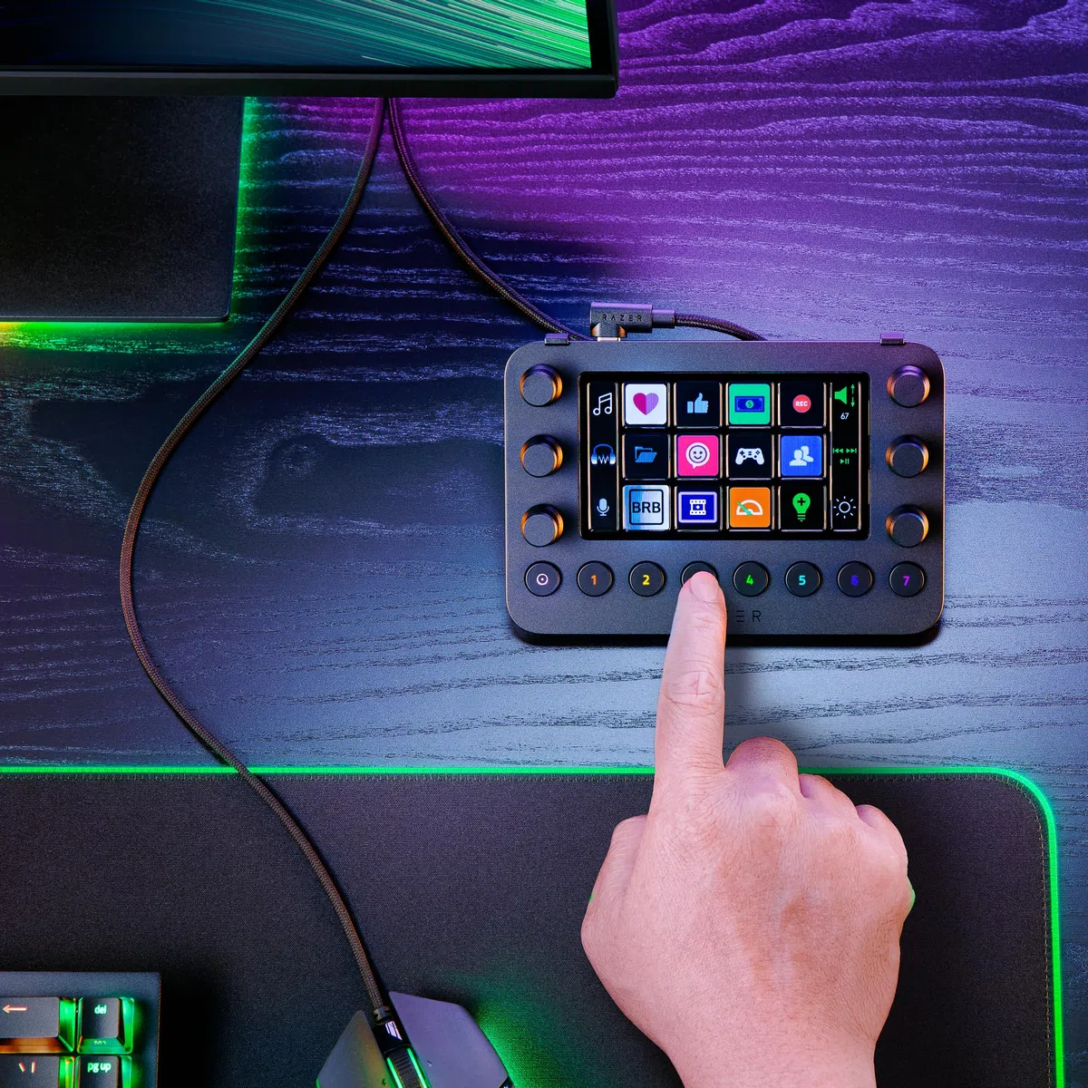 Razer Stream Controller - Tastiera All-in-One per lo Streaming e la Creazione di Contenuti (12 Tasti Aptici Commutabili, 6 Quadranti Analogici Tattili, 8 Pulsanti Programmabili) Nero