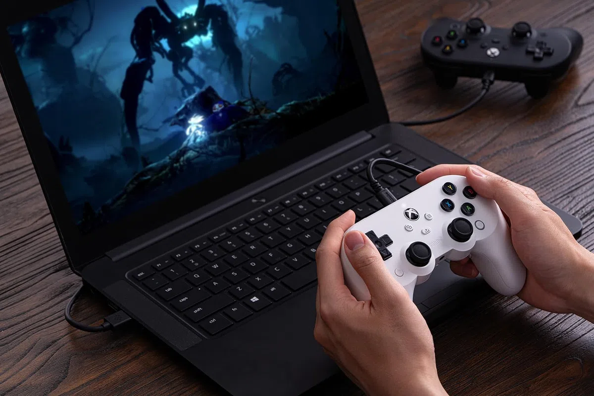 8Bitdo Pro 2 Wired Controller for Xbox, Hall Effect Joystick Update, 3.5mm Audio Jack, Compatible with Xbox Series X|S, Xbox One, Windows 10/11 - Officially Licensed (White)