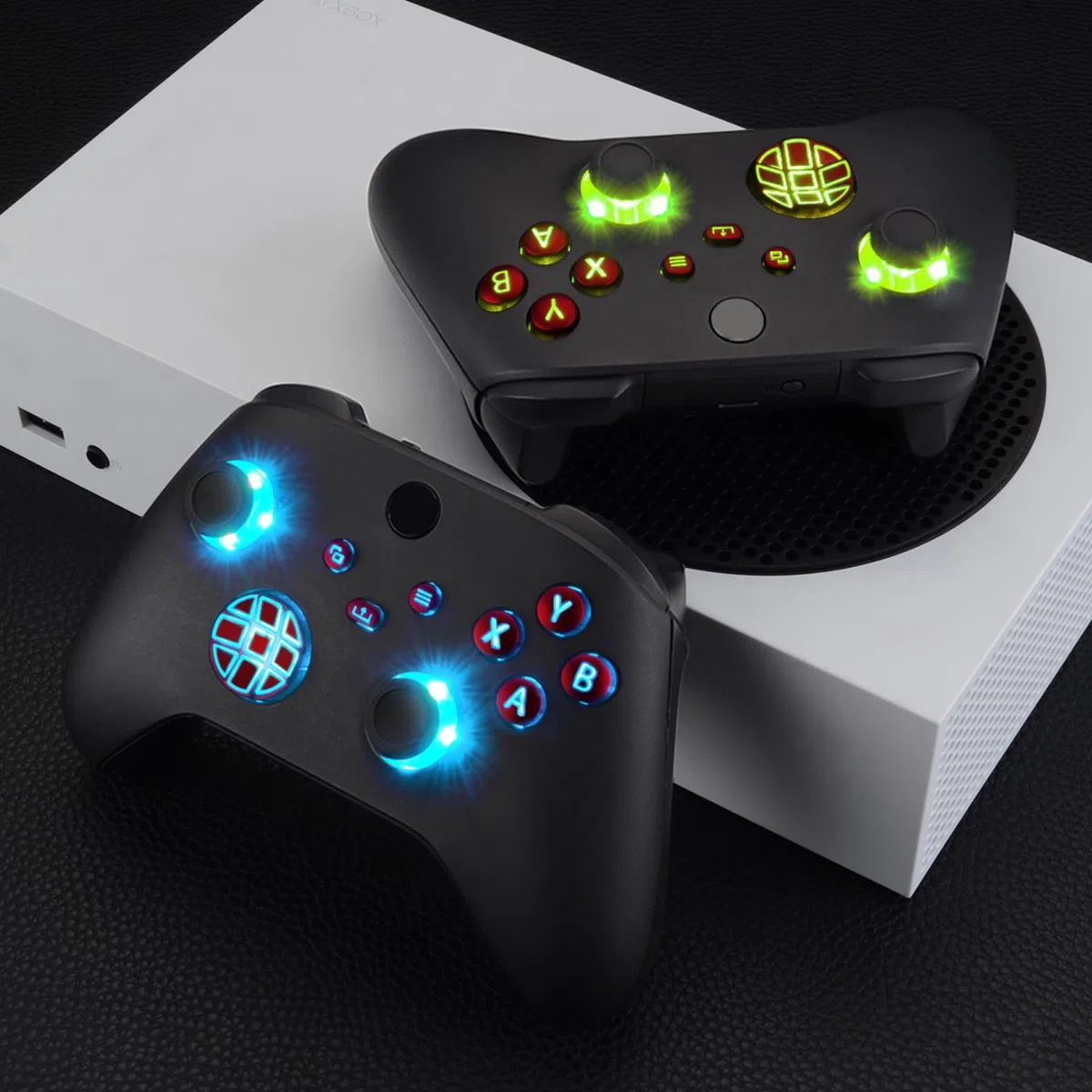 eXtremeRate Multicolori Tasti Luminosi Ricambio per Xbox Series X S Controller LED Kit Rosso Scarlatto