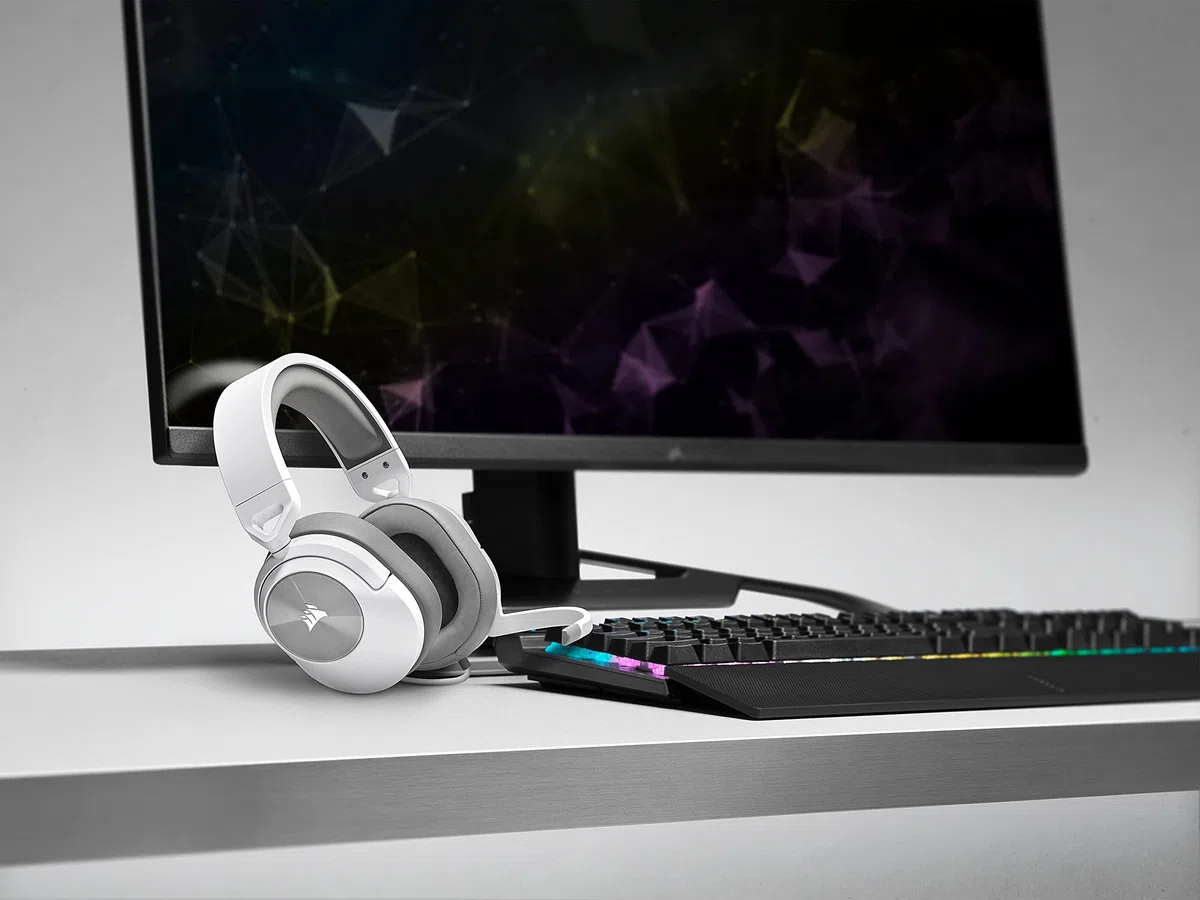Corsair HS55 SURROUND Cuffie Gaming Cablate 7.1 Multipiattaforma Bianco