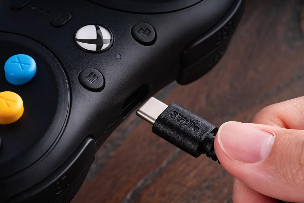 8Bitdo M30 Wired Controller for Xbox Series X|S, Xbox One, and Windows with 6-Button Layout - Officially Licensed