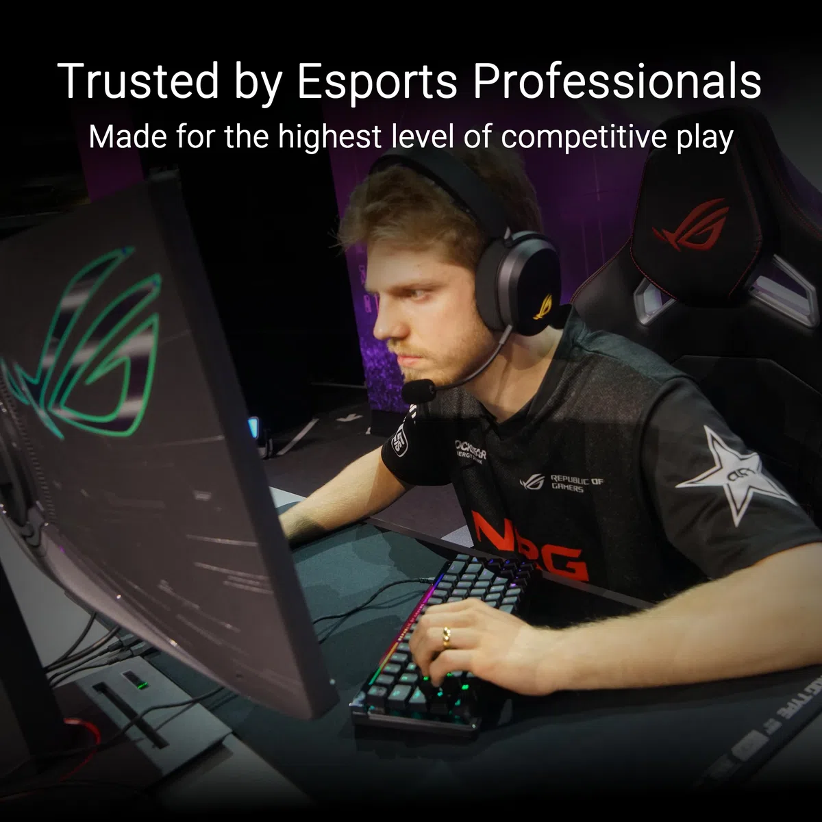 ASUS ROG Falchion Ace HFX, Tastiera Cablata Meccanica da Gaming, Illuminazione RGB, Switch Magnetici ROG HFX, Frequenza di Polling 8000 Hz, Doppia Porta Type-C, Tre Inclinazioni, Layout Italia, Nero