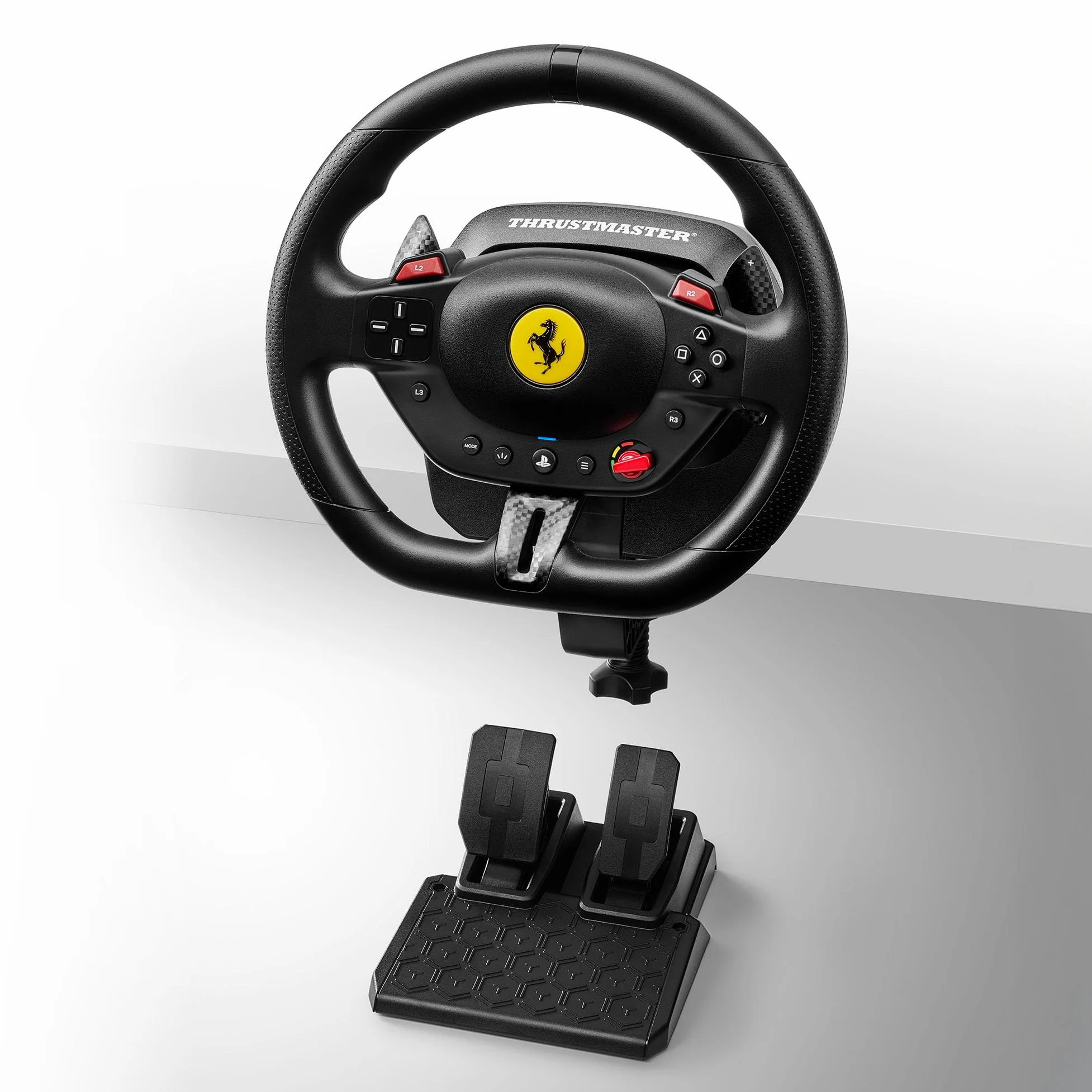 Thrustmaster T98 Ferrari 296 GTB Volante da Corsa con Pedali PS5 PS4 PC Replica Ufficiale Ferrari Tecnologia Bungee Cord Sensori Magnetici H.E.A.R.T