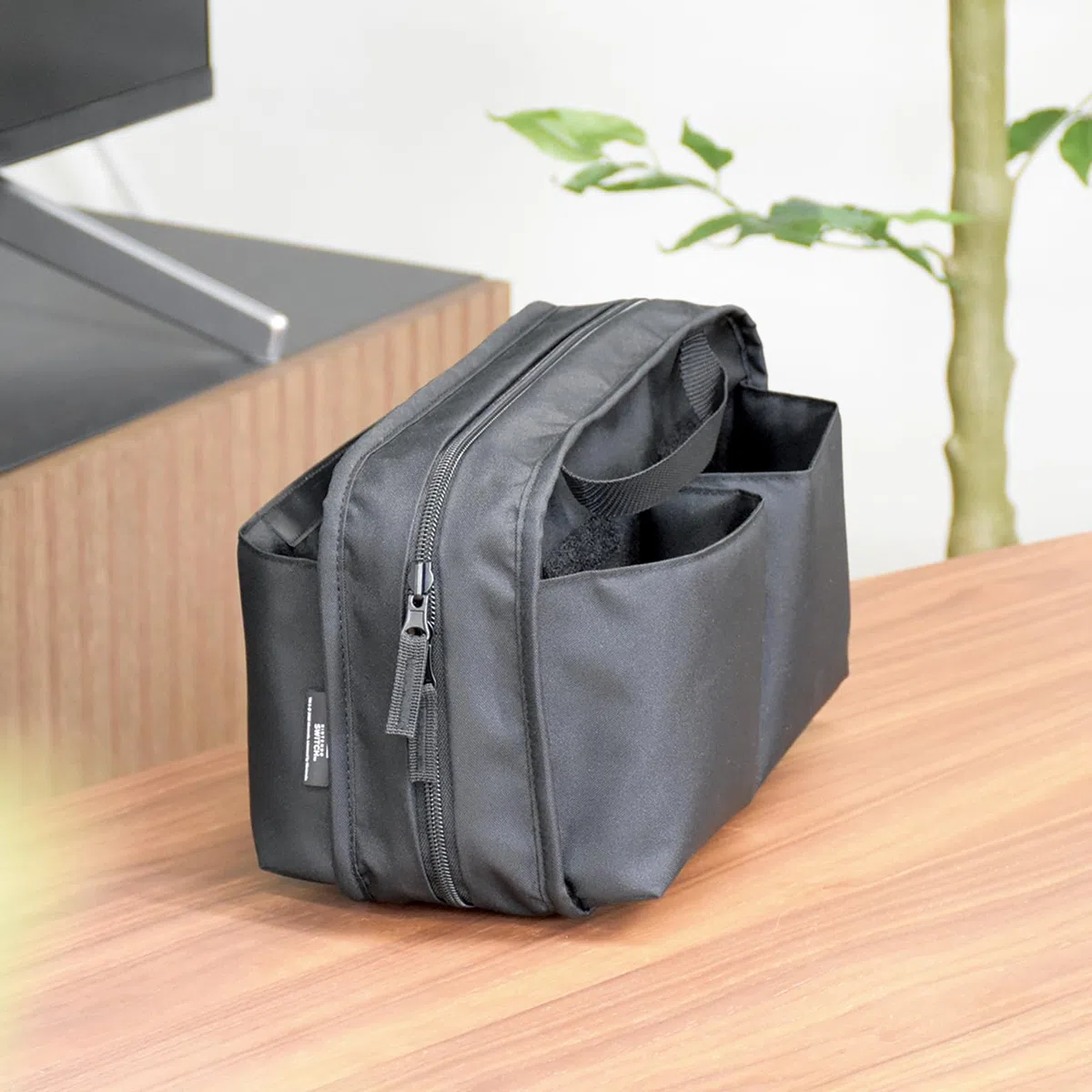 HORI Borsa Reversibile Travel Pouch (Nera) – Borsa per il trasporto e la custodia della Nintendo Switch 2 – Licenza Ufficiale Nintendo