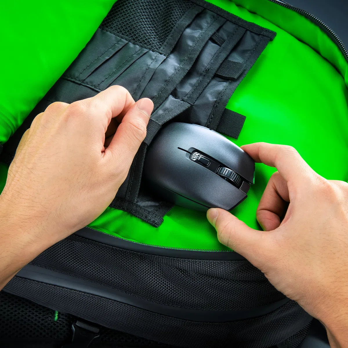 Razer Orochi V2 - Mouse da Gioco Wireless Mobile con Durata Della Batteria Fino a 950 Ore (Design leggero, Bluetooth, Interruttori Meccanici del Mouse di Seconda Generazione) Nero