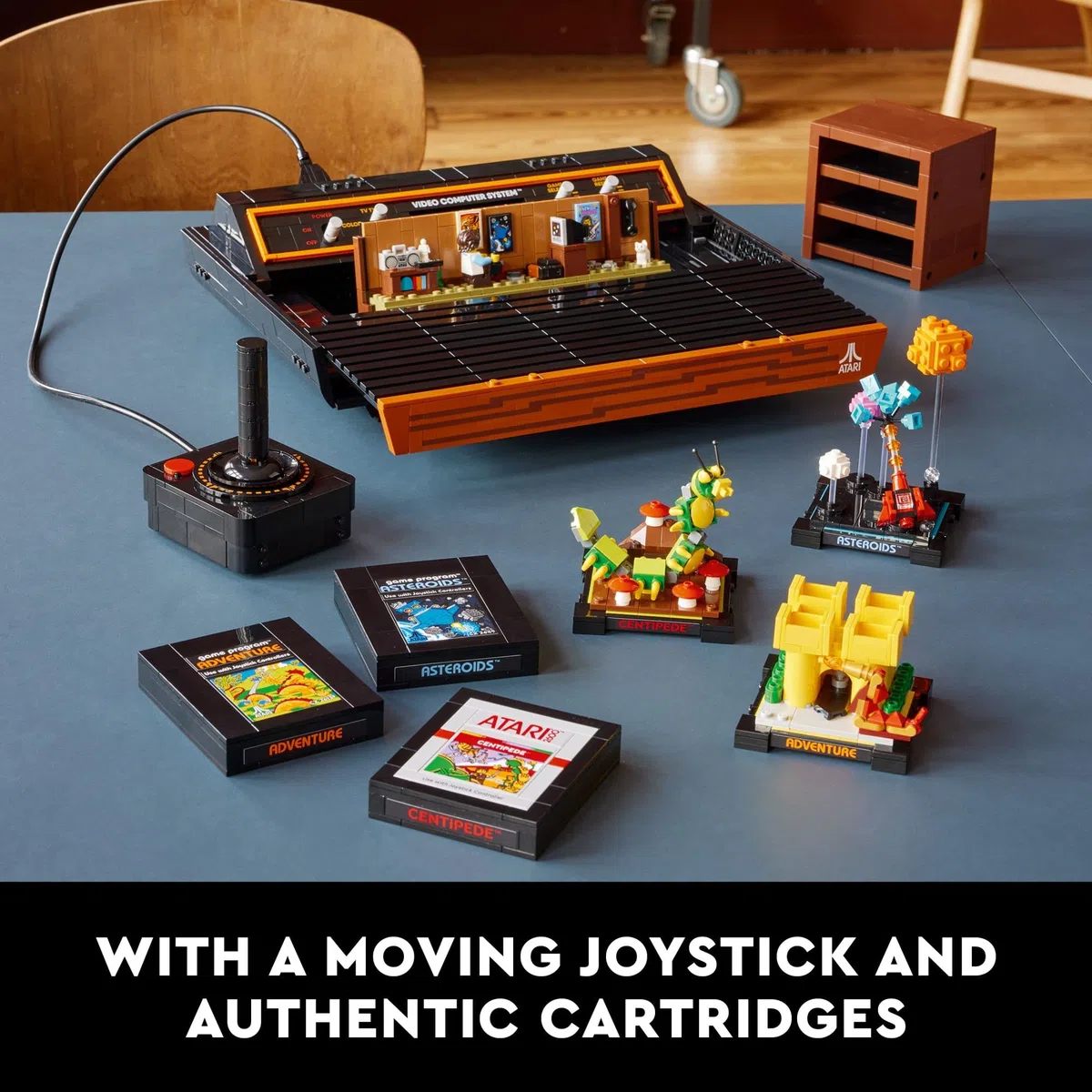 LEGO Icons Atari 2600 Building Set 10306 - Console per videogiochi retrò e repliche di cartucce di gioco, con minifigure e joystick, regalo nostalgico anni '80 per giocatori e adulti