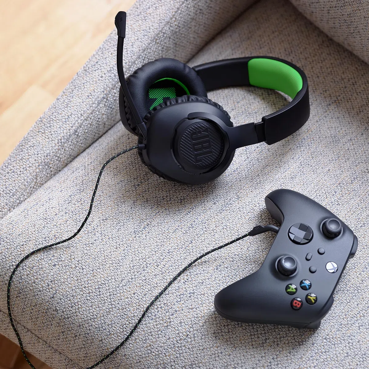 JBL Quantum 100X Cuffie Gaming Over-Ear con Microfono Boom Rimovibile per Xbox, Nero e Verde