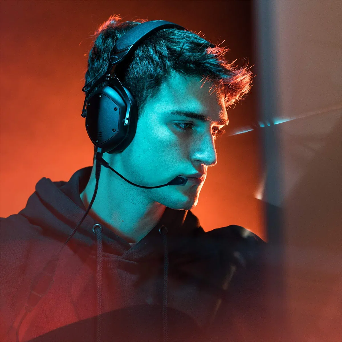 V-Moda Microfono BoomPro | Per il Gaming e la Comunicazione | Cablato - Presa da 3,5 mm | Braccetto Flessibile | Controller Clip-on con Tasto Mute e Rotella Volume | Nero